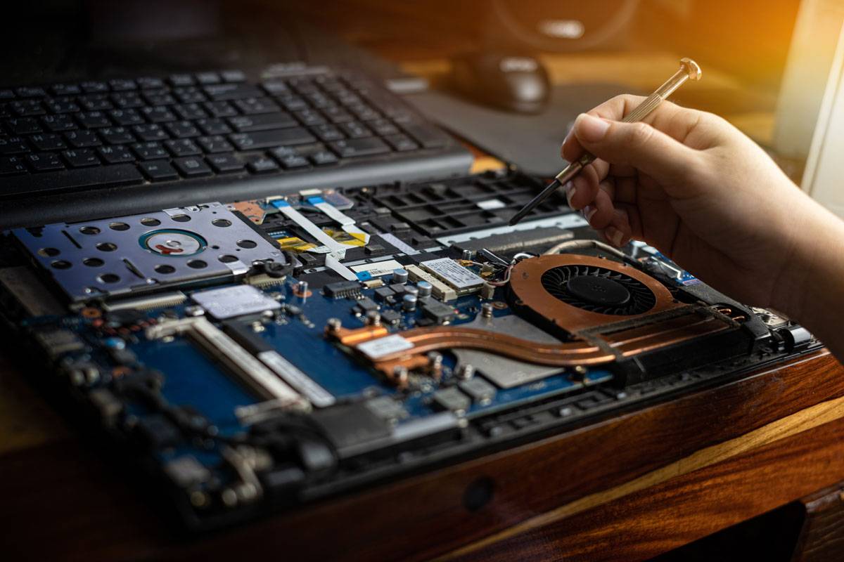 Dépannage Informatique en Île-de-France : La Solution à vos Problèmes Technologiques